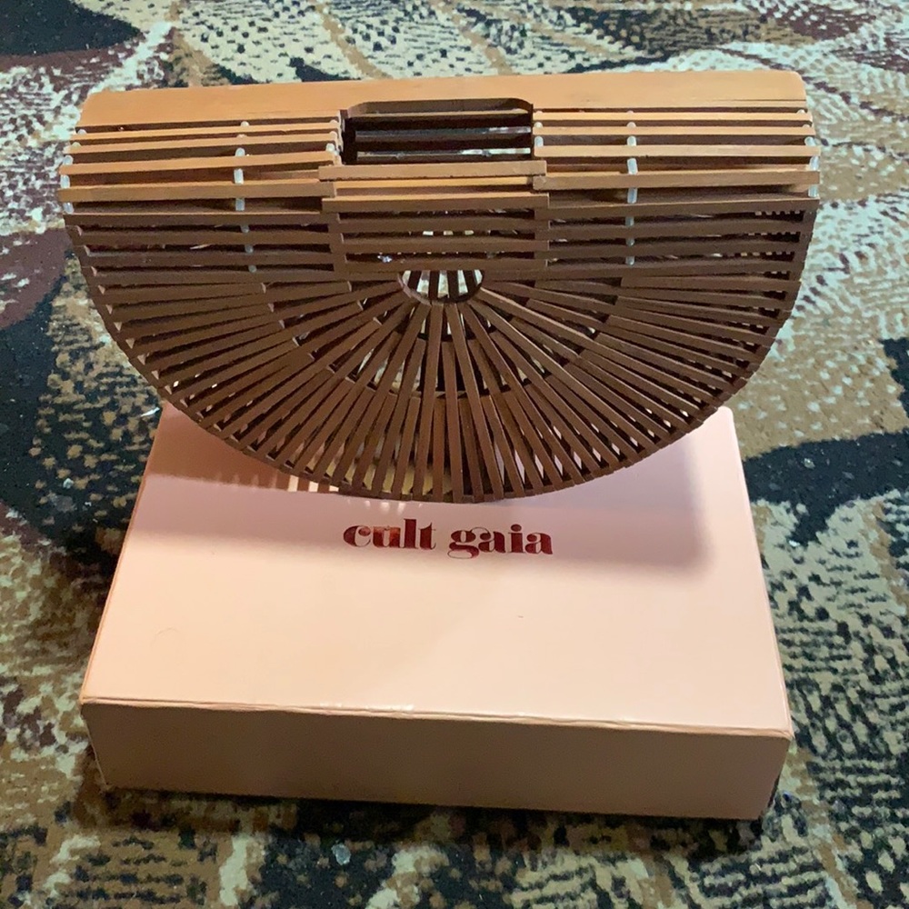 Never worn CULT GAIA